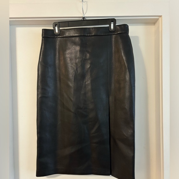 Aritzia - Wilfred - Patio Midi Skirt - Black Vegan Leather - Size 12 - Picture 5 of 8